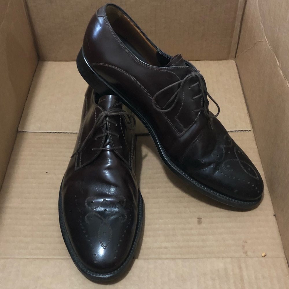 Dark brown leather shoes made in Italy